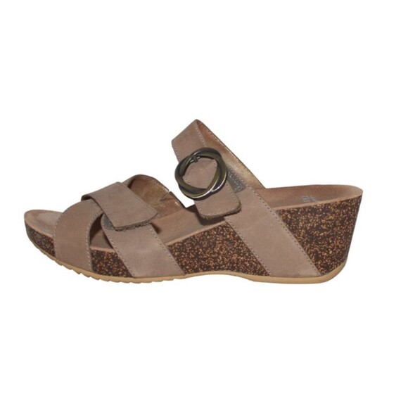 Dansko Women's Taupe Milled Nubuck Leather Susie Wedge Sandals - 39 (US 8) - Picture 8 of 11